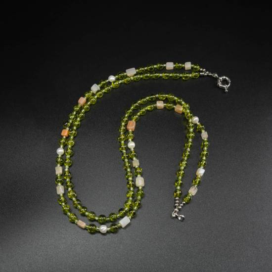 Peridot, moonstone and pearl necklace