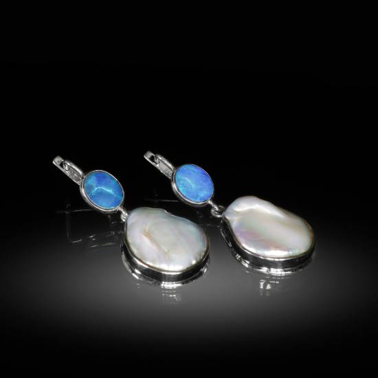 Pearl set with opal